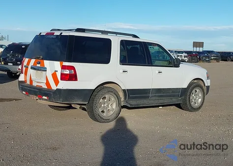 2013 Ford Expedition Xl z USA, uszkodzony, nr VIN 1FMJU1G52DEF49218